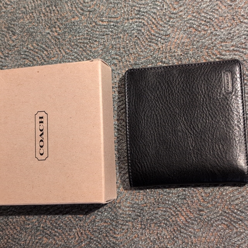 New Men's Coach wallet